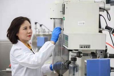 新科院士吴明红 以高性能环保材料守护绿水青山