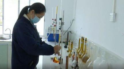 北海万吨环保“黑金”起航 108吨黄金活性炭远赴非洲，彰显绿色研发新里程